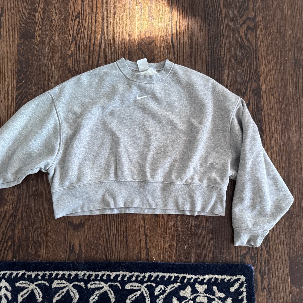 Nike Cropped Grey Sweatshirt